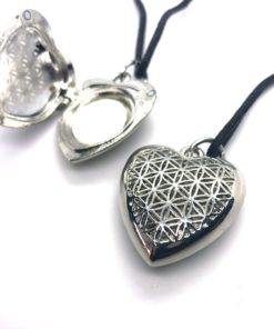 essential oil necklace diffuser